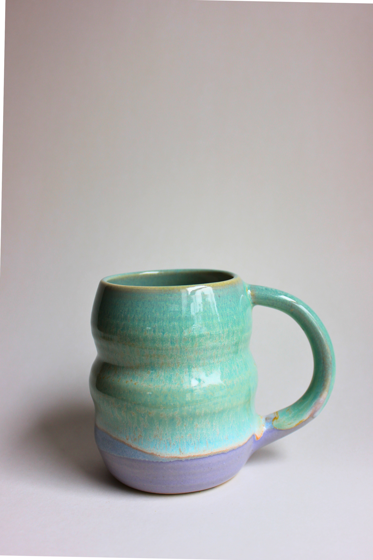 crashing waves bubble mug