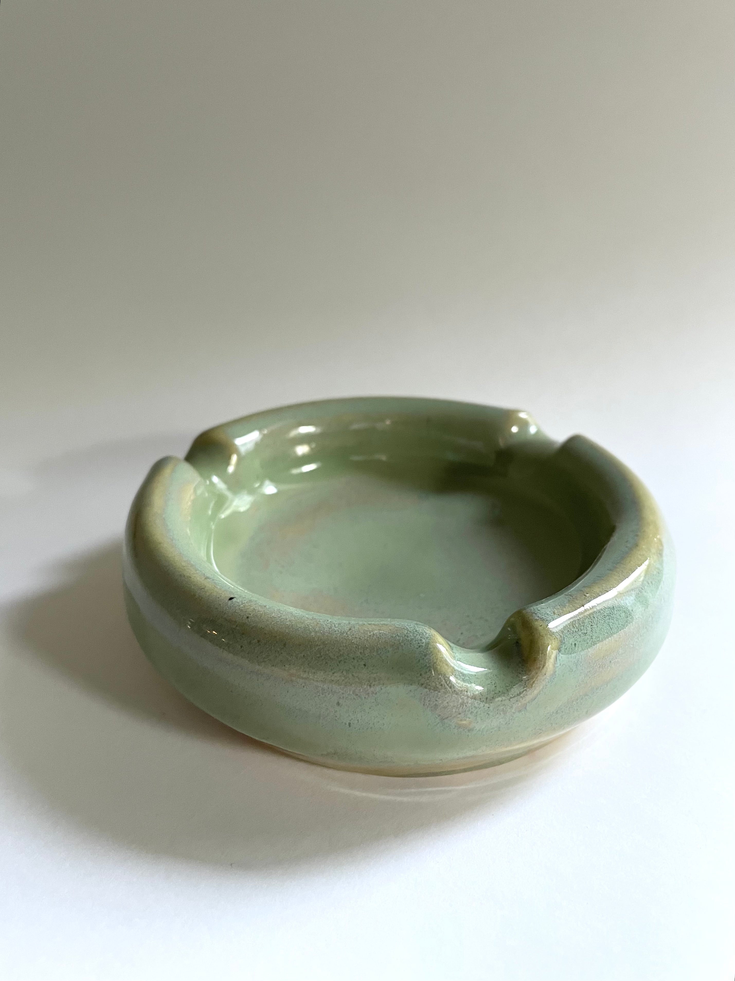 Jade ashtray waveceramics