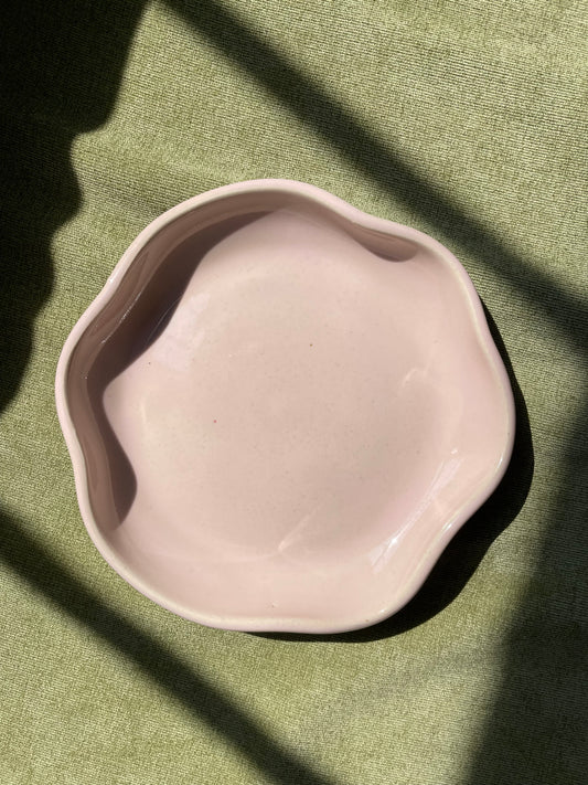 Pink wavy plate