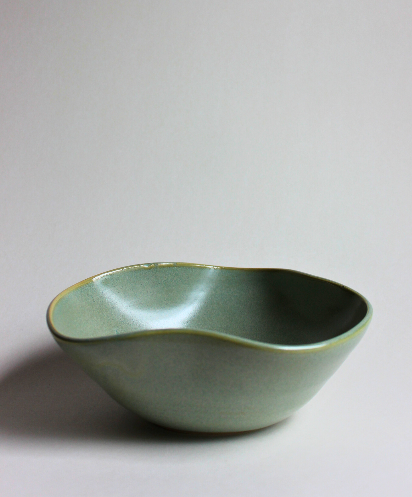 jade wavy bowl