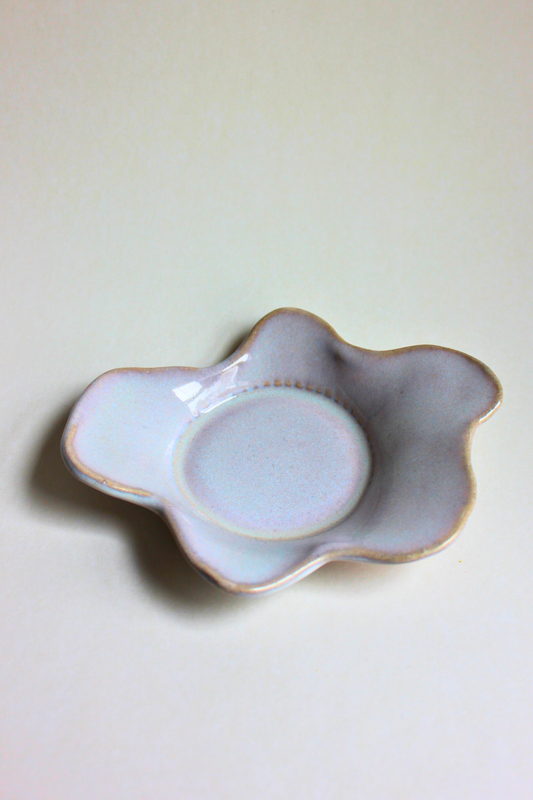 pearl wavy catch tray